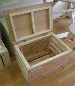 ふた付きコンテナボックス