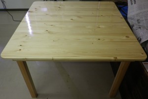 作業用テーブル