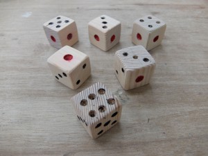 サイコロ（木工）
