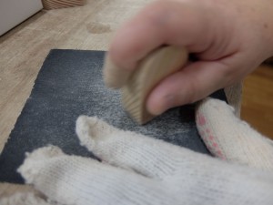 ペーパースタンド：磨き