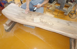 ベンチ（ドラゴン）：磨き