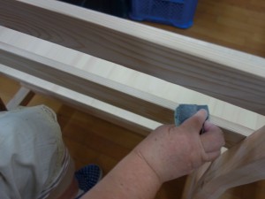 長椅子：磨き（背板）