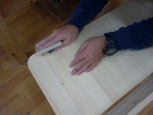 長椅子：磨き（隅木）