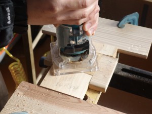 パズル（ピース）：溝入れ作業