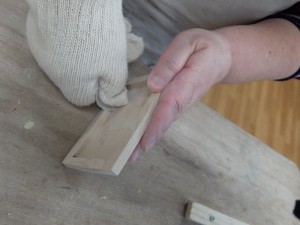 名刺入れ：磨き