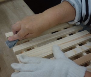 小物折り畳み椅子：磨き