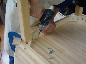 卓袱台：釘付け