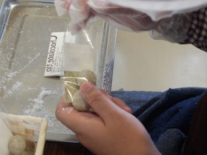 ダイハツカフェ：袋入れ