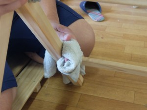 テーブル：埃拭き