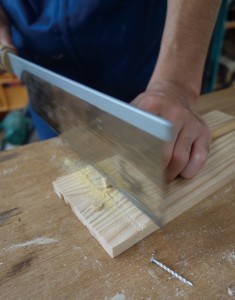 テーブル（穴部品）：溝切り作業